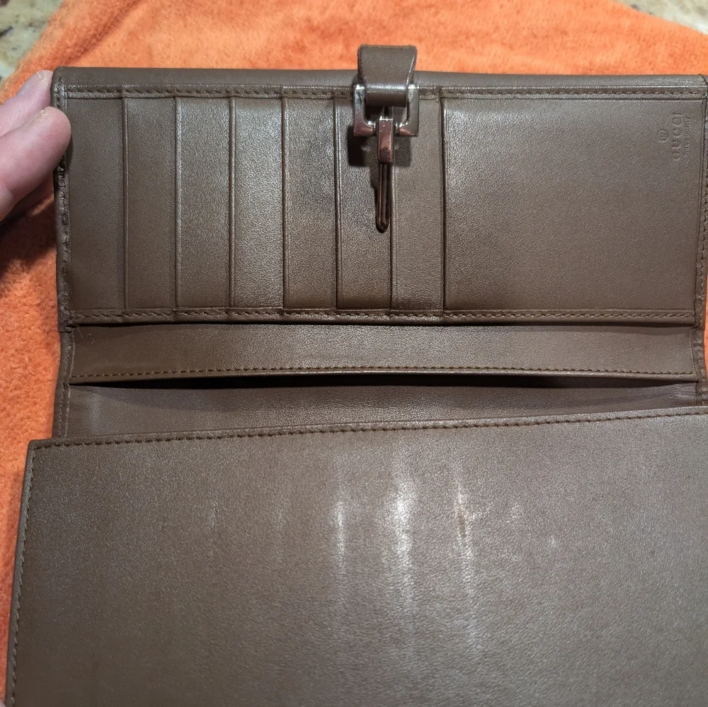 Gucci GG Jackie Piston Lock Monogram Continental Wallet - Picture 5 of 7